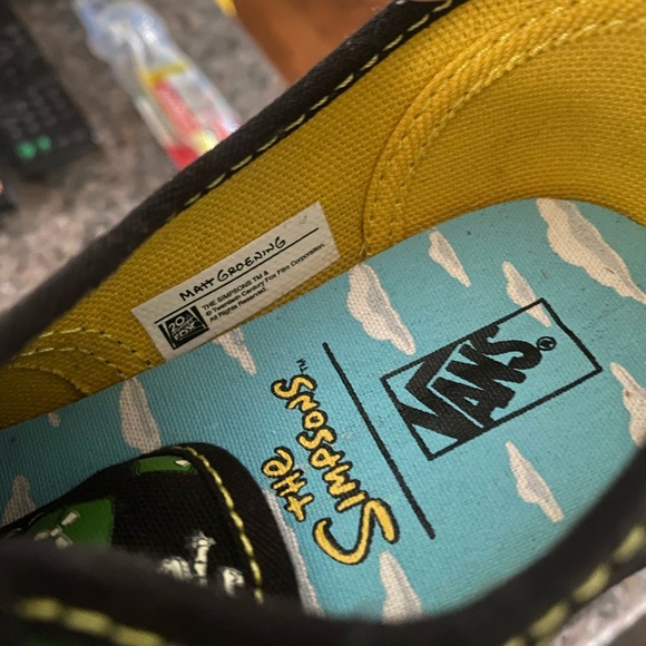 BNWOB - Limited Edition Simpsons Glow In The Dark VANS. Size 12 youth. - Picture 6 of 7